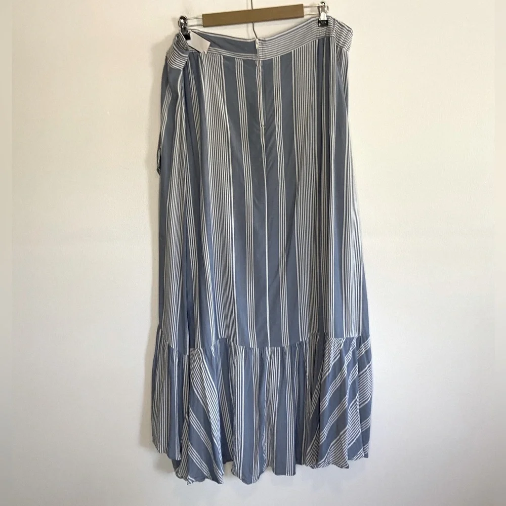 Torrid Women’s Skirt Size 3XL Ruffle High Low Elastic Waist Stripes Blue & White - Picture 6 of 14